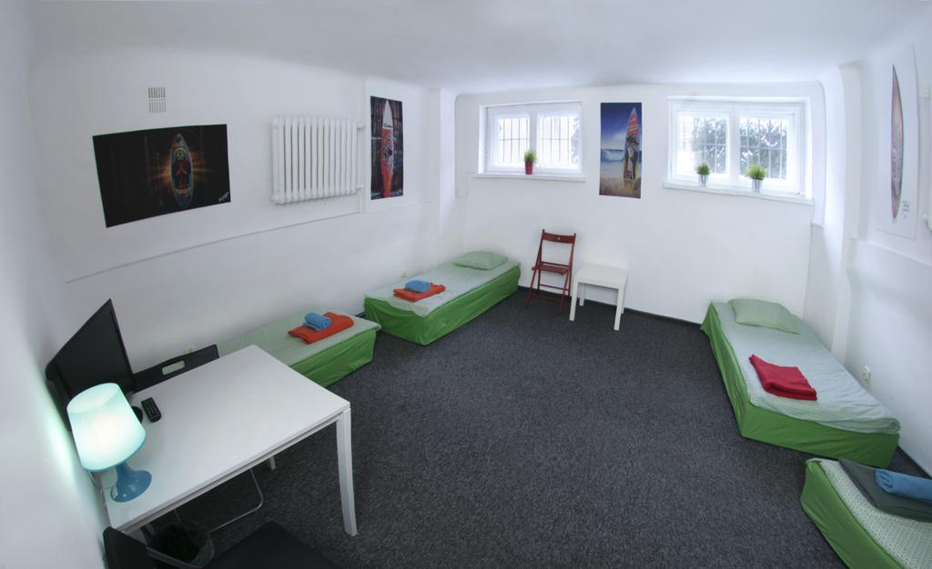 Wierzbno Hostel Warsawa Bagian luar foto